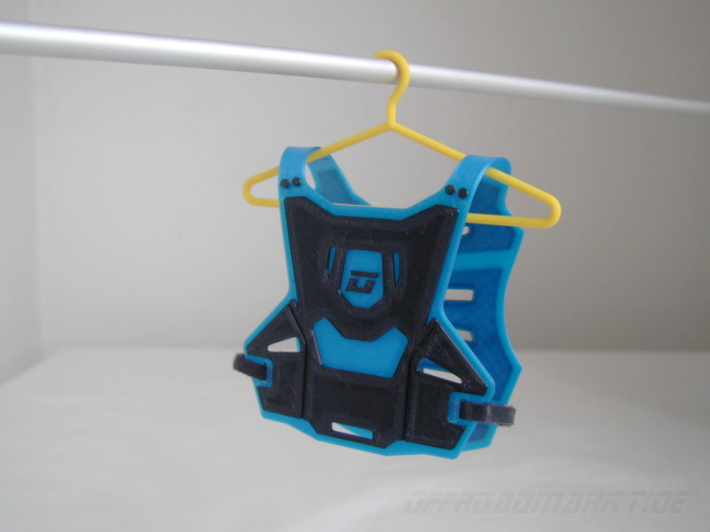 Brustpanzer f�r 1:4 Fahrerpuppen wie Losi Promoto, Kyosho ATV Quad und Reely Dirt Bike 